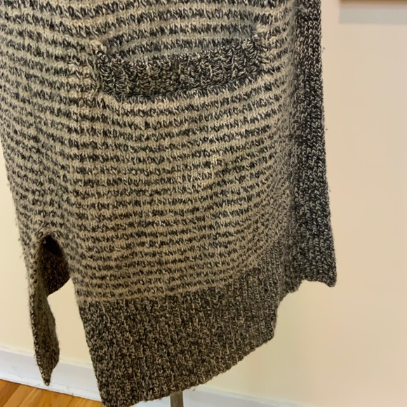 Roots Longline Knit Vest with Pockets - Picture 4 of 9